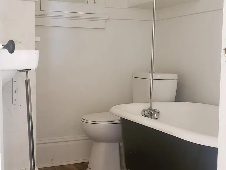 1527 Belmont Ave — Photo 24