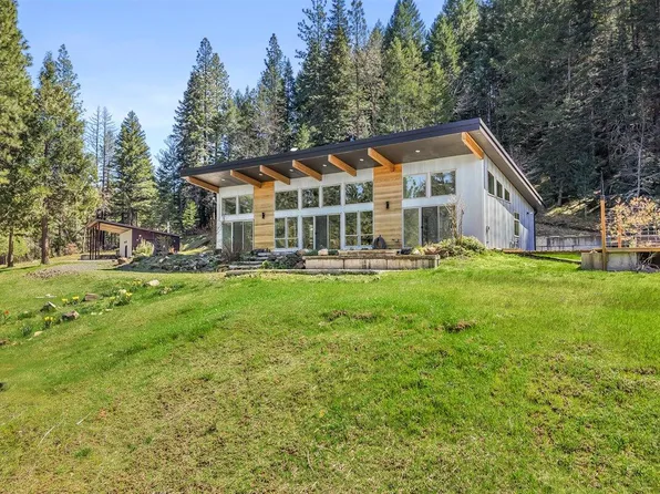 24100 E Evans Creek Rd, Central Point, OR 97503