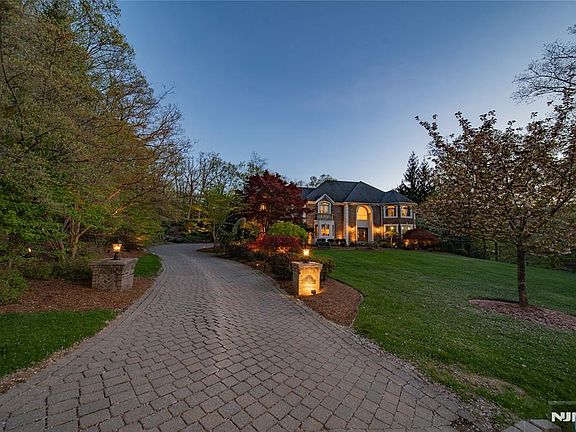 3rd image of 43 Walsh Dr