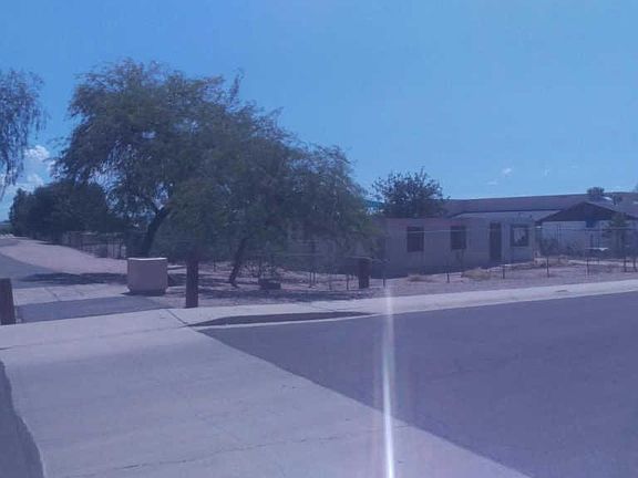 3rd image of 116 N Roosevelt Ave