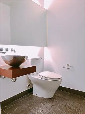 Rented by RELO REDAC INC. | media 29