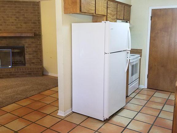 3rd image of 602 Navarro Dr