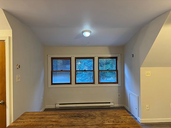 5th image of 729 Center St #3