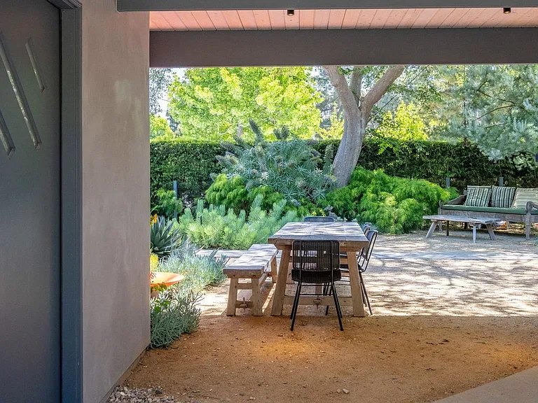 8967 Wonderland Park Ave — Photo 36