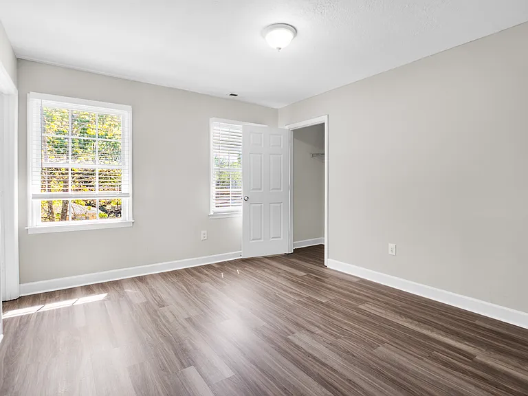 2020 Lasalle St — Photo 8