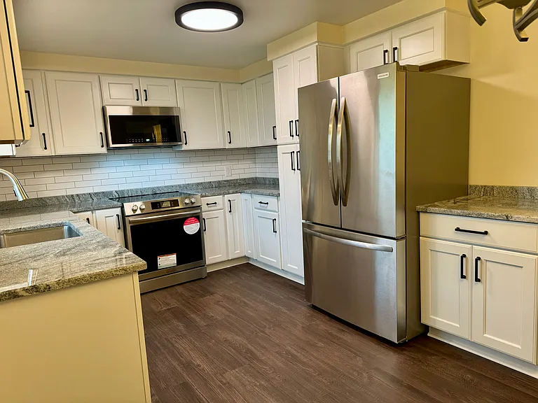 517 Evergreen Dr — Photo 3