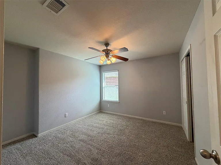 8023 Clover Leaf Dr — Photo 25
