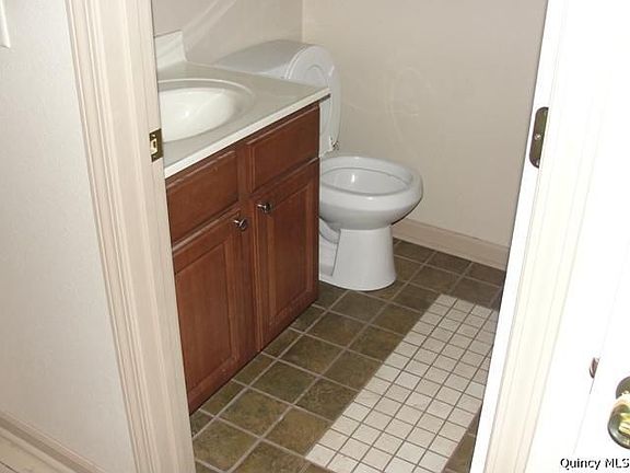 Home for Sale in Quincy, IL $87,000