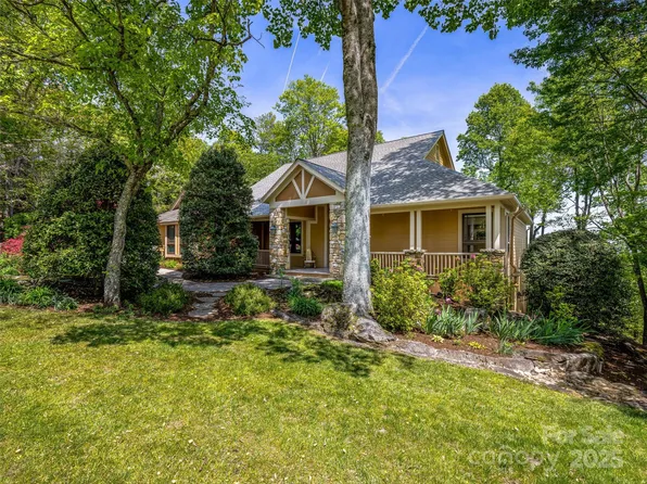 543 Hagen Dr, Hendersonville, NC 28739