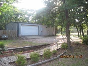 2nd image of 301 Oakgrove Cir