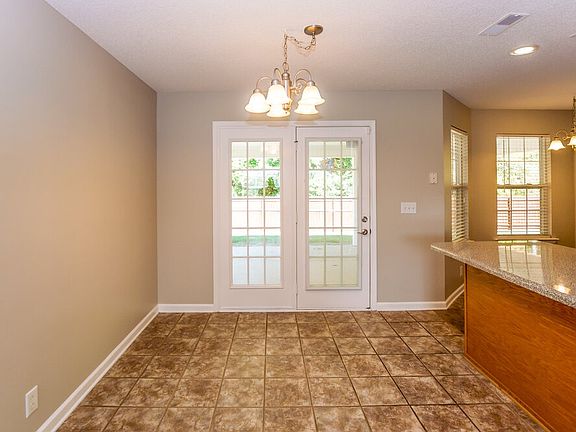 3rd image of 3320 Leslie Ln