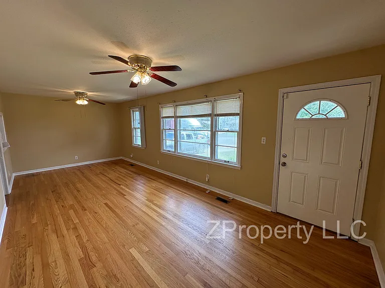 4810 Lumary Cir NW — Photo 2