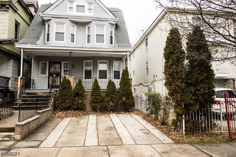1st image of 77 Stockton Pl