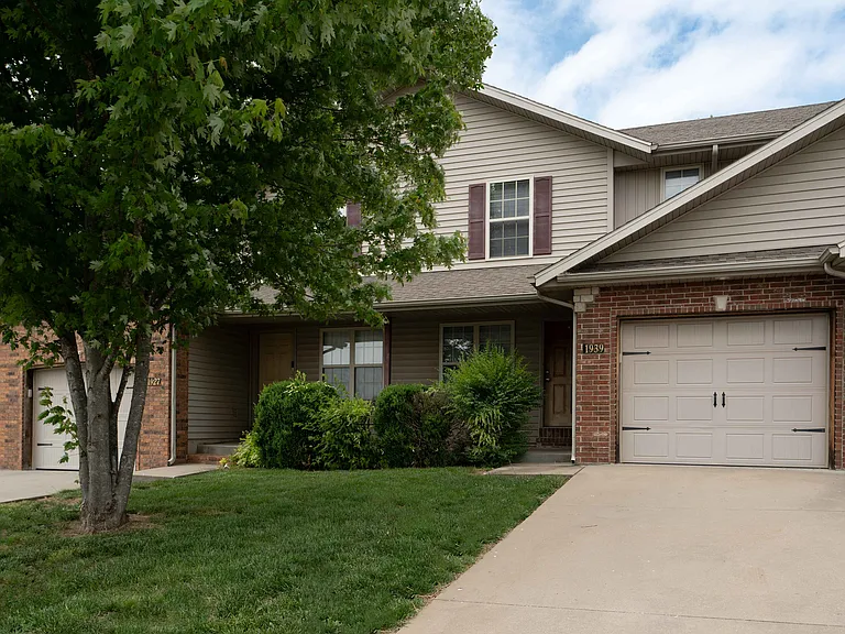 Oakwood Heights Townhomes — Photo 132