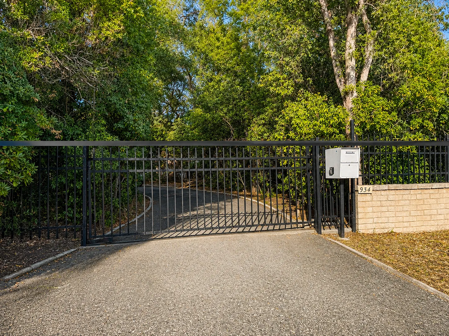 5 bed, 4200 sqft, $7,500 — Photo 2
