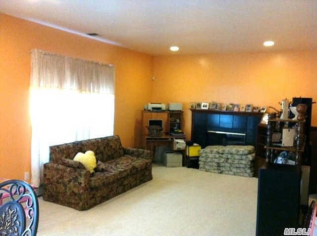 2nd image of 1 Crabtree Ln