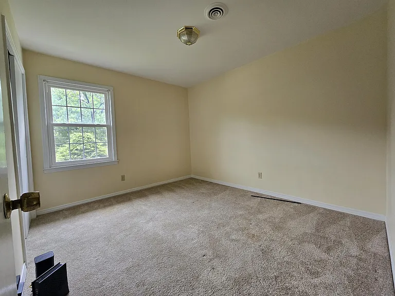 208 Caldwell Dr — Photo 5