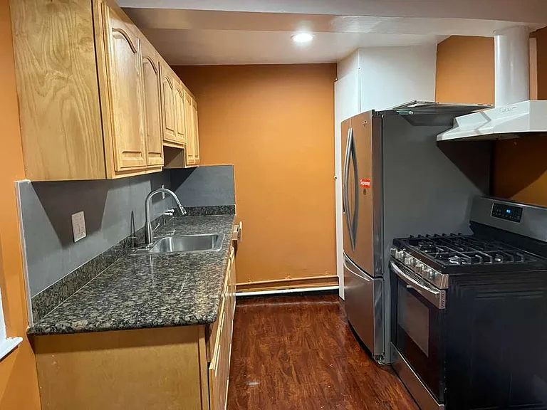121 Graham Ave #1 — Photo 3