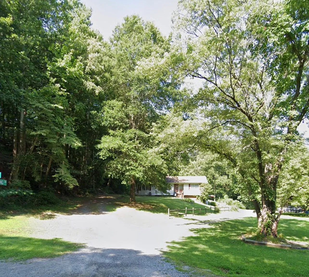 118 Cool Spring Dr — Photo 1