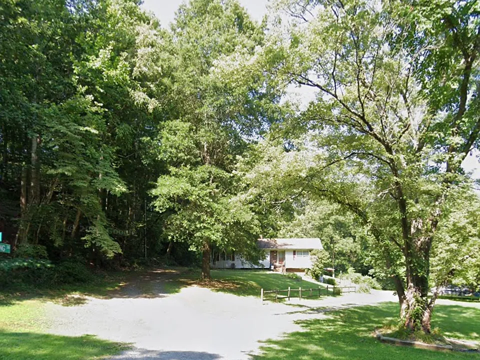 118 Cool Spring Dr