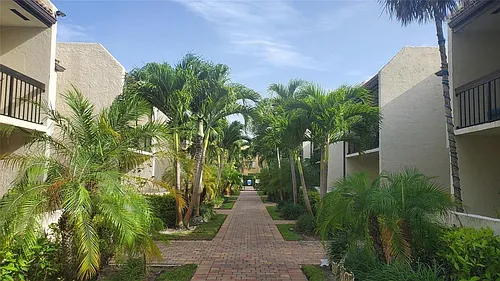 721 SE 1st Way #C13 Photo 1