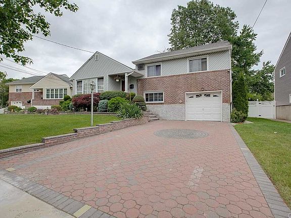 3rd image of 1101 Ashley Dr
