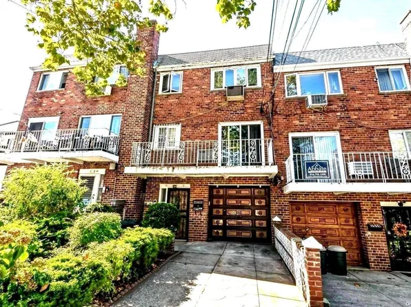59-16 60th Lane, Maspeth, NY 11378