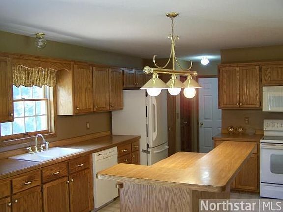 3rd image of 311 Birch Briar Ln
