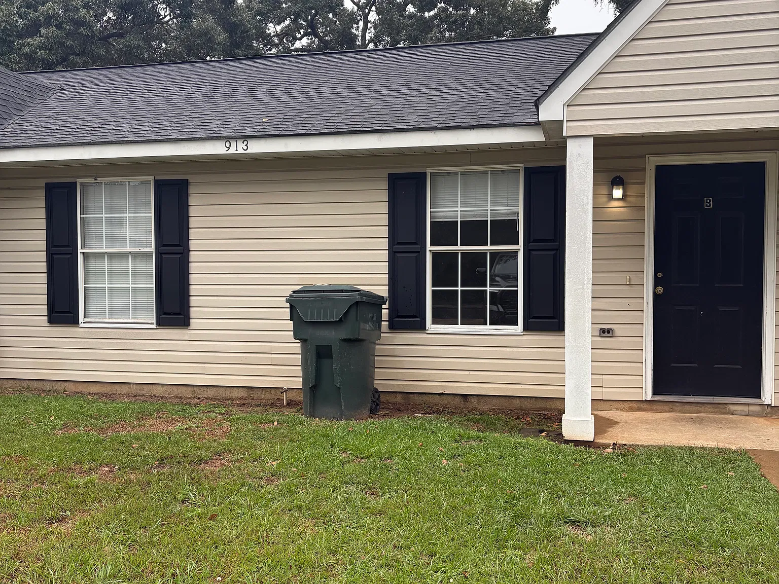 2 bed, 900 sqft, $1,150 — Photo 2