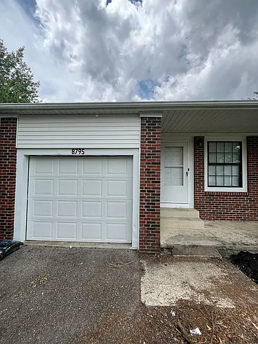 8795 Creve Coeur Ln Photo 1