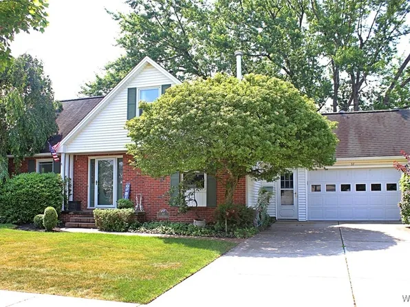 37 Woodmar Ter, Buffalo, NY 14224