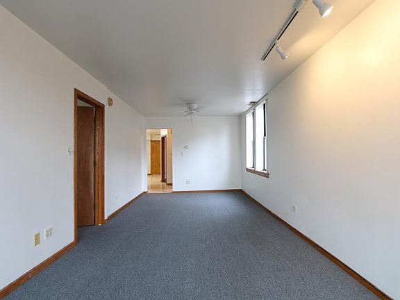 4th image of 1424 W Flournoy St #2