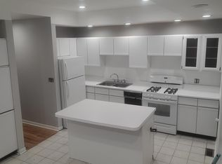 905 W Addison St FL 1, Chicago, IL 60613