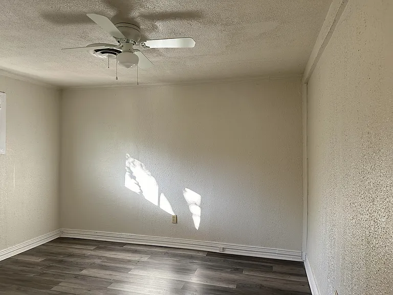 5520 Greenlee St — Photo 11