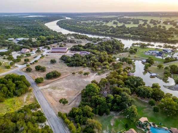 103 S River Oak Ct, Weatherford, TX 76087