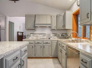 995 Pine Ridge Dr, Traverse City, MI 49686