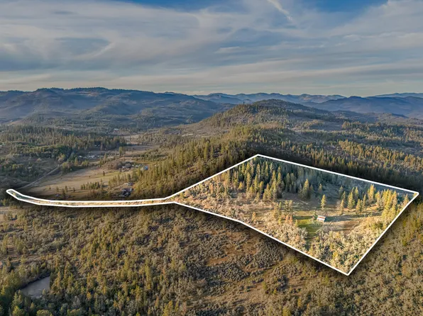 1140 Crowfoot Rd, Eagle Pt, OR 97524