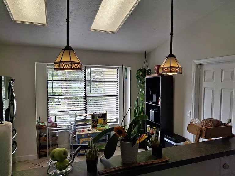385 Toledo St — Photo 28