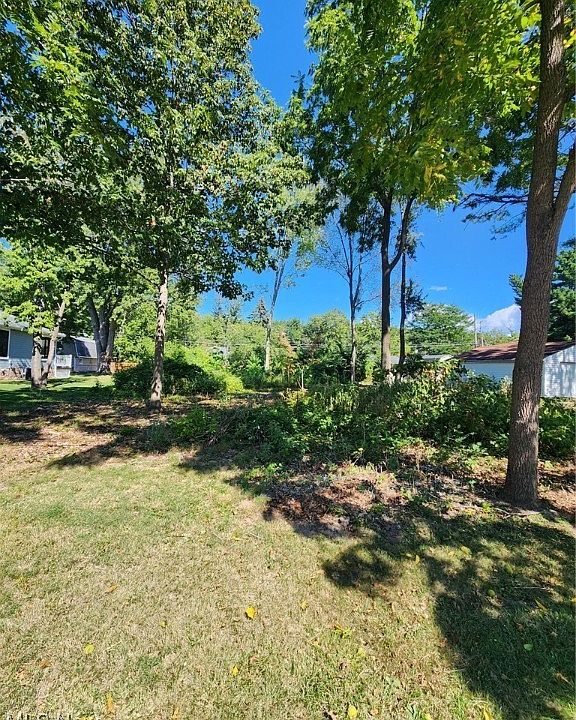 2nd image of Vermilion Rd