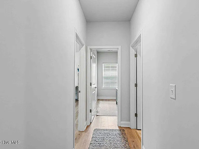702 Greenwich Pl — Photo 25