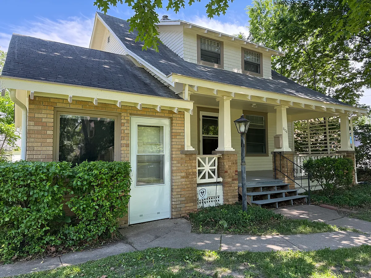 Building Photo - 1628 SW Randolph Ave