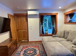 360 Rampart Dr #1, Snoqualmie Pass, WA 98068