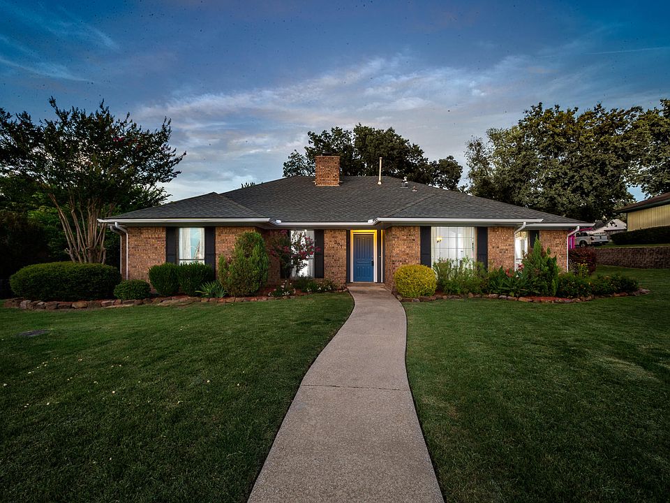 1st image of 301 Wildwood Ln