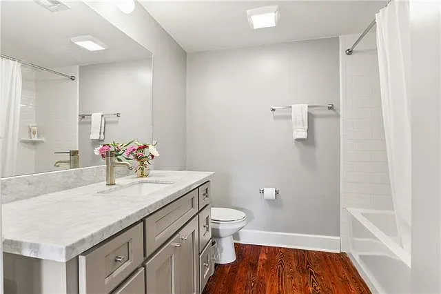729 2nd St #5 — Photo 12