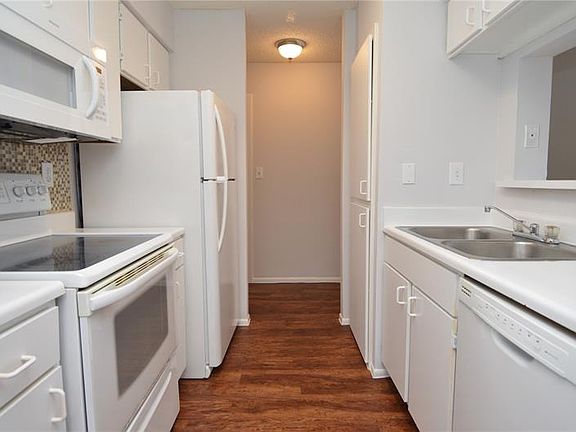 5th image of 8625 Mallard Reserve Dr Unit 201