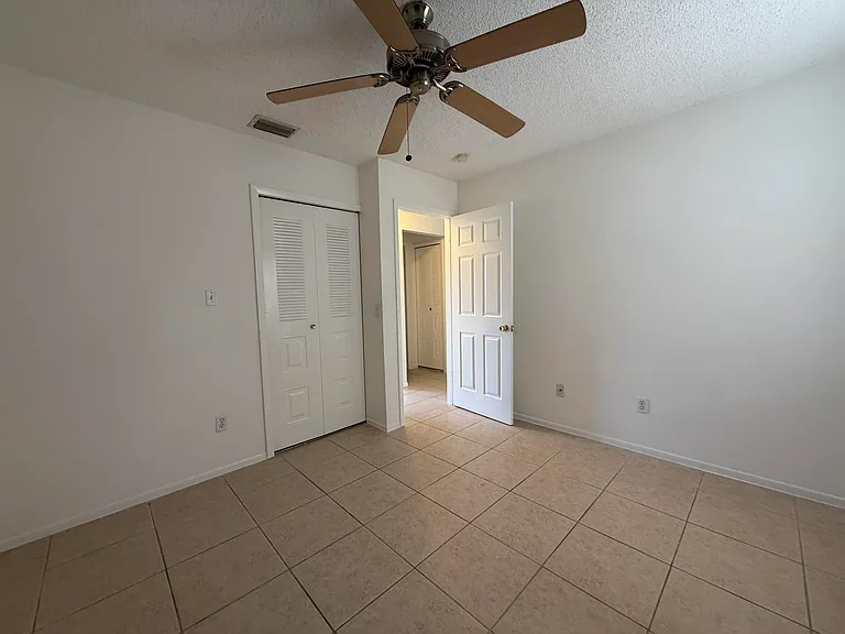 1194 SW Granadeer St — Photo 16