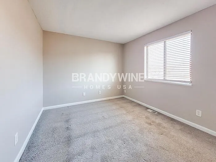 605 Woods Crossing Ln — Photo 12