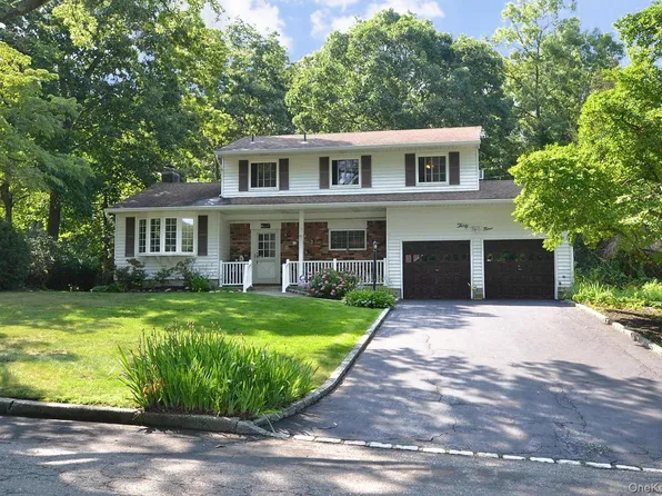 39 Sheryl Crescent, Smithtown, NY 11787