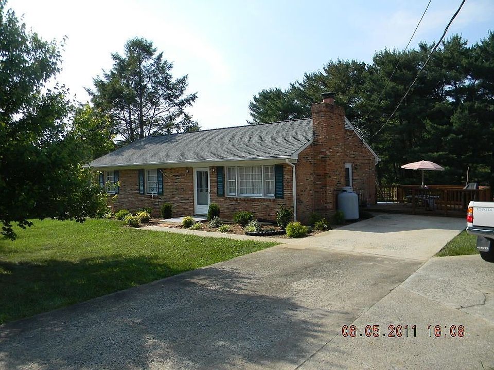 1st image of 104 Woodbine Dr