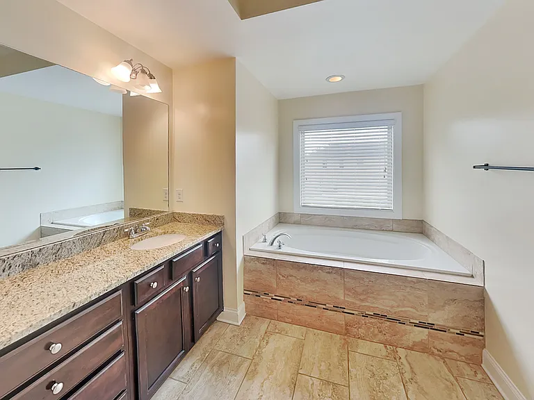 85 Lotus Ln — Photo 9